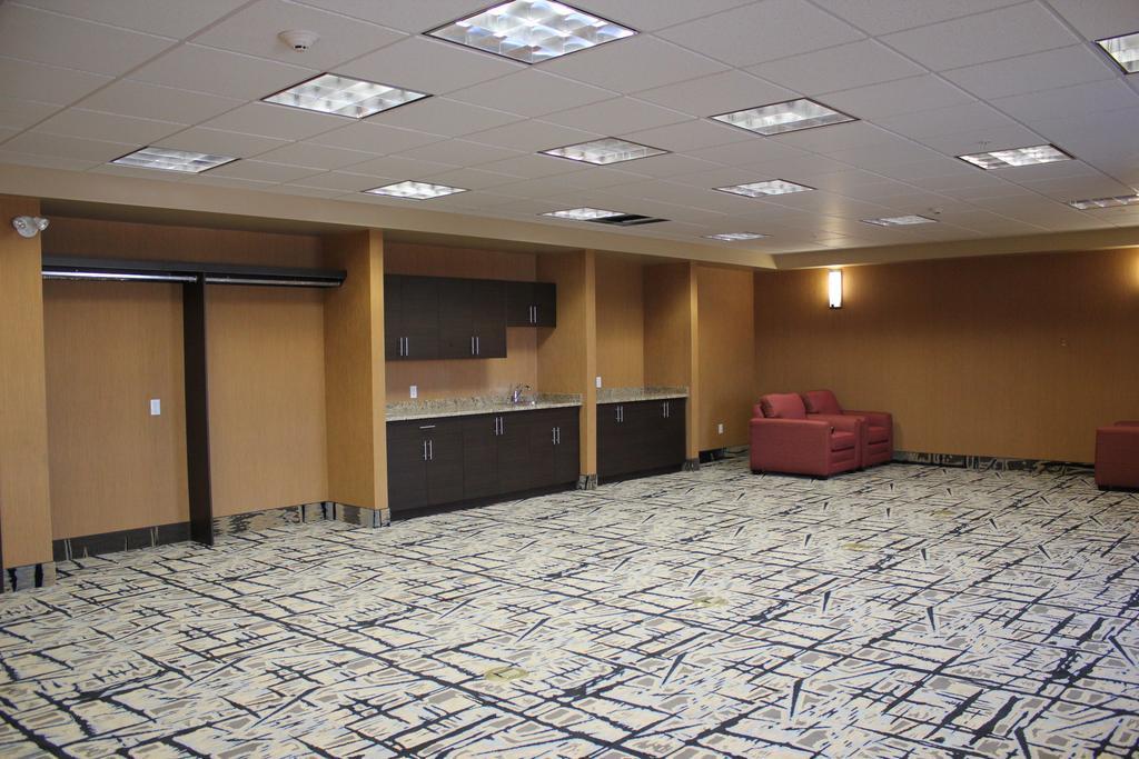 Comfort Inn & Suites Edmonton International Airport Ниску Екстериор снимка