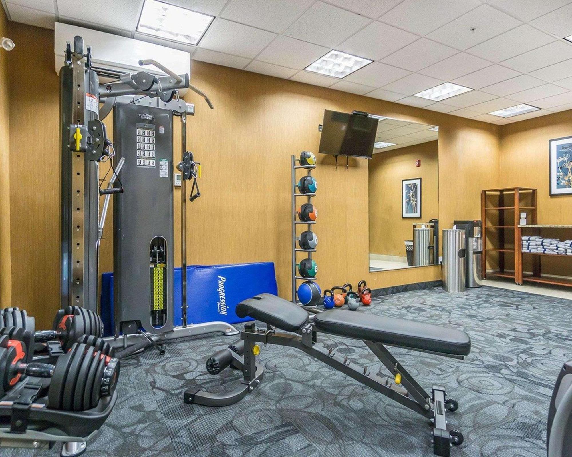 Comfort Inn & Suites Edmonton International Airport Ниску Екстериор снимка