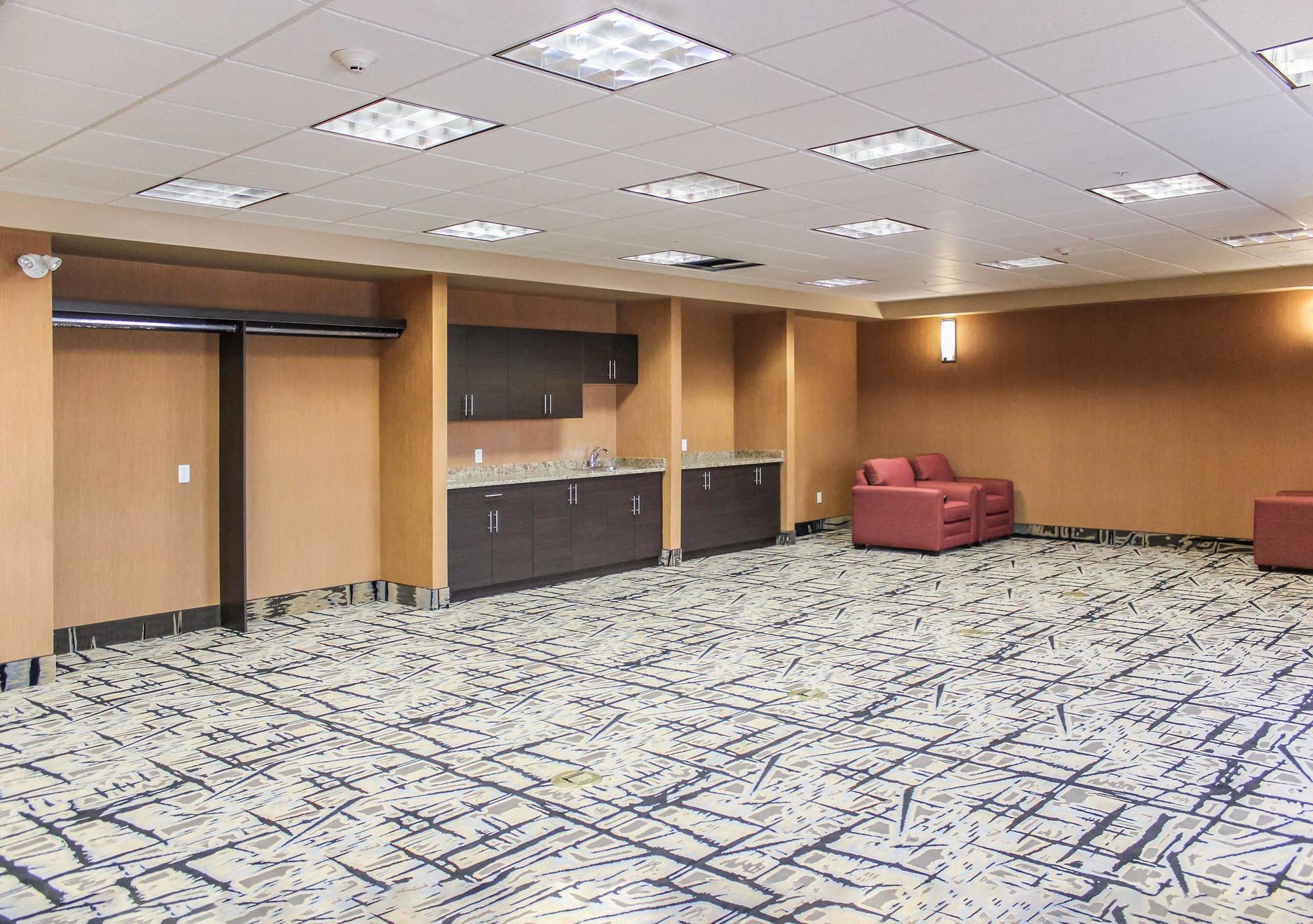 Comfort Inn & Suites Edmonton International Airport Ниску Екстериор снимка
